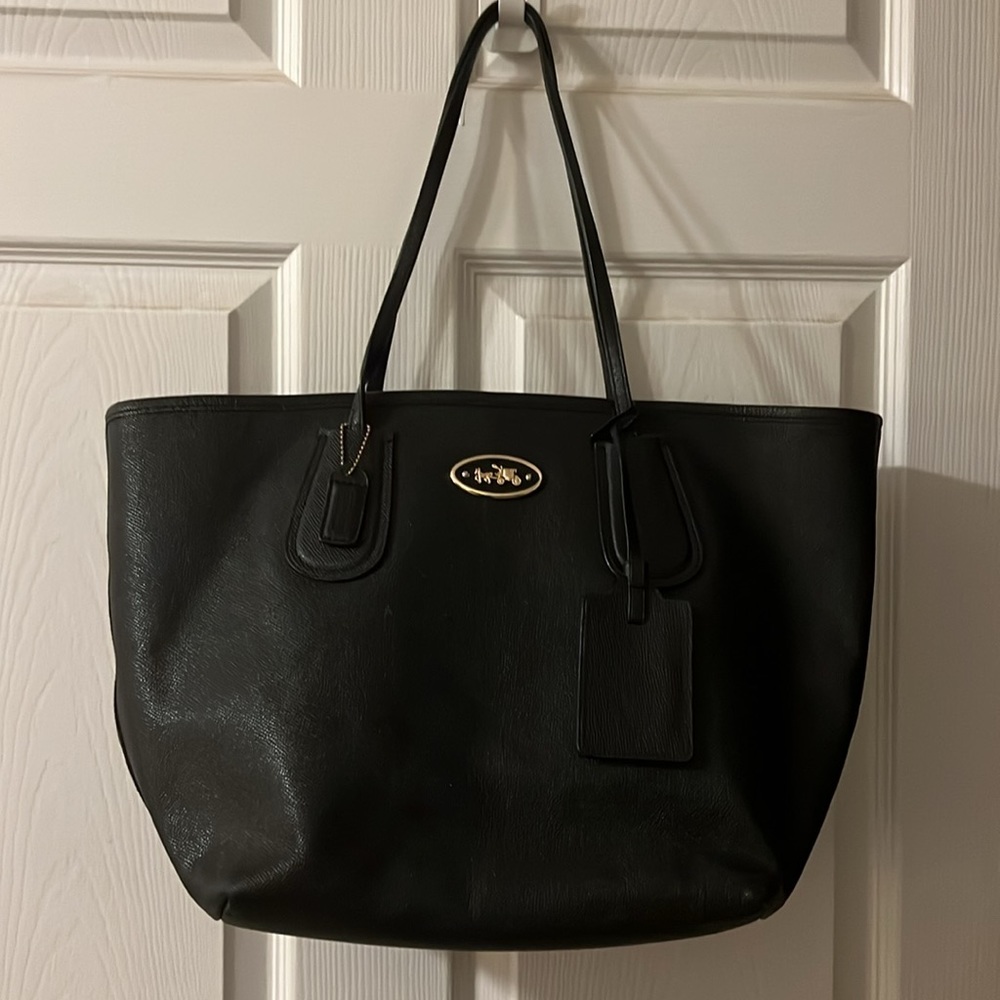 Genuine Coach Tote bag with original storage bag, key chain & ID Tag 17”x12”x8”